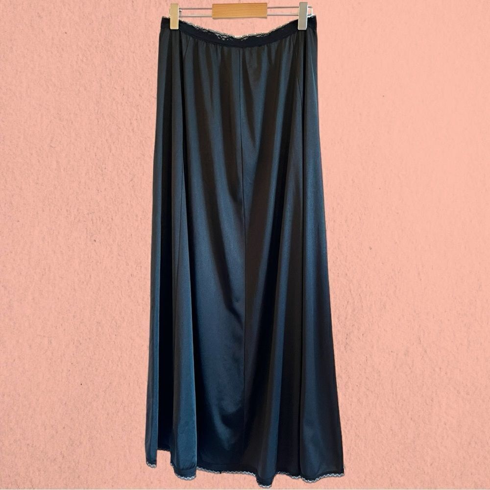 Vintage black maxi slip skirt with lace trim - Picture 6 of 7